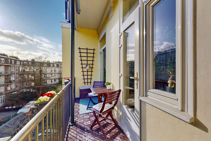 Renovated Apartment with Two Bathrooms and Sunny Balcony in Amsterdam Oost — 22