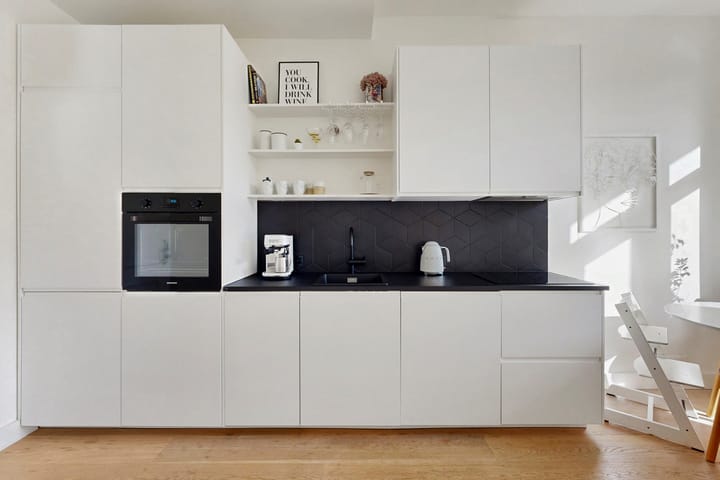 Renovated Apartment with Two Bathrooms and Sunny Balcony in Amsterdam Oost — 16