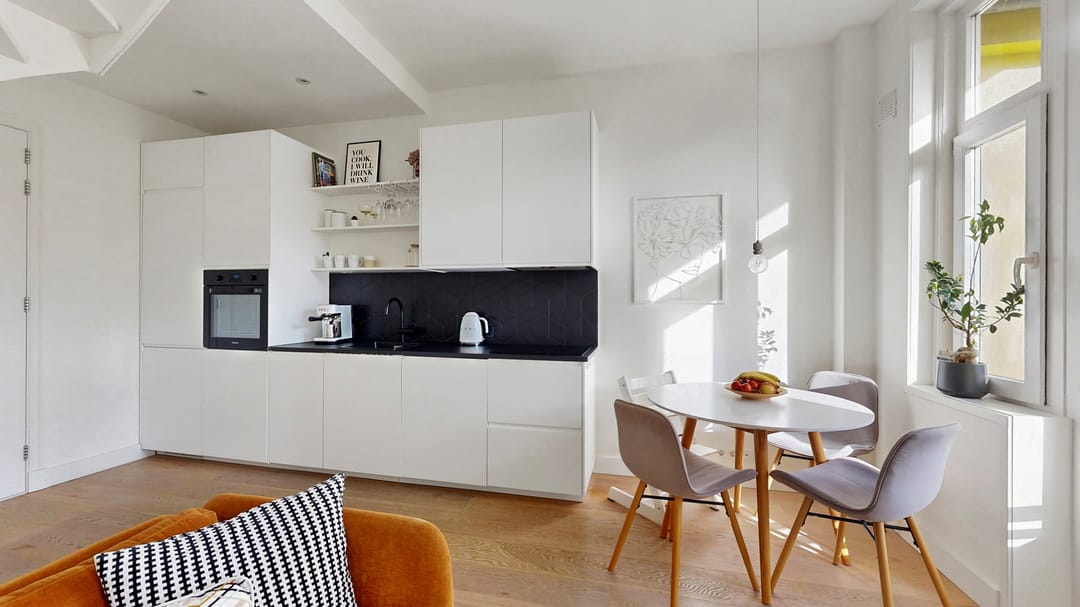 Renovated Apartment with Two Bathrooms and Sunny Balcony in Amsterdam Oost — 15