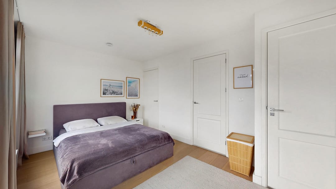 Renovated Apartment with Two Bathrooms and Sunny Balcony in Amsterdam Oost — 45