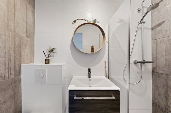 Modern apartment with two balconies and energy label A++ in Amsterdam Houthavens — 17