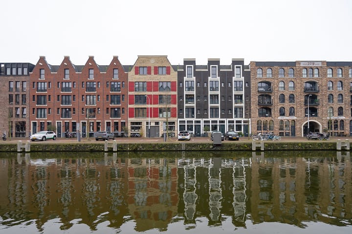Modern apartment with two balconies and energy label A++ in Amsterdam Houthavens — 30