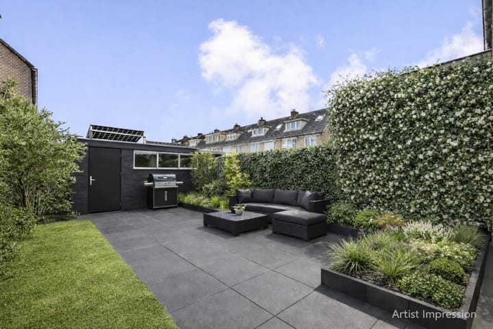 Family Home with 5 Bedrooms, Solar Panels and Sunny Garden — 14
