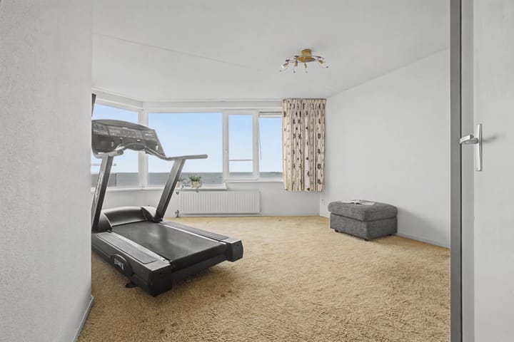 12th Floor Apartment with Panoramic Westerschelde View in Terneuzen — 31