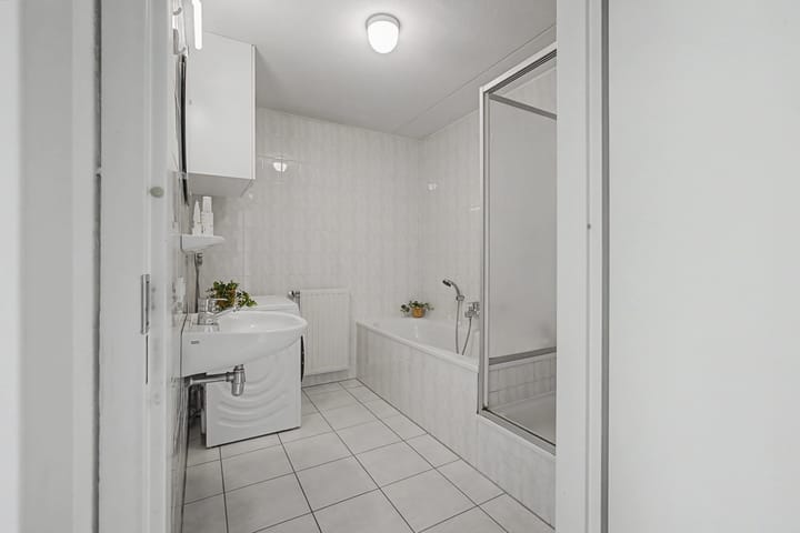 12th Floor Apartment with Panoramic Westerschelde View in Terneuzen — 35
