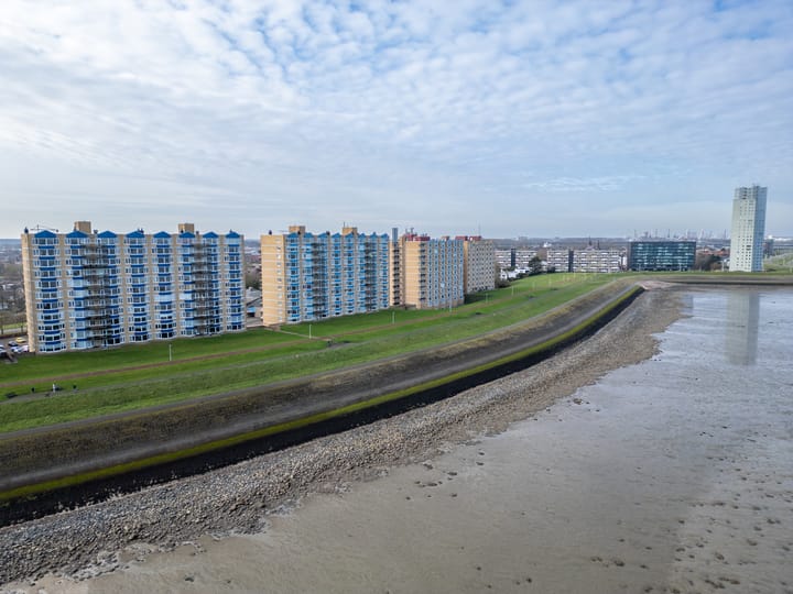 12th Floor Apartment with Panoramic Westerschelde View in Terneuzen — 52