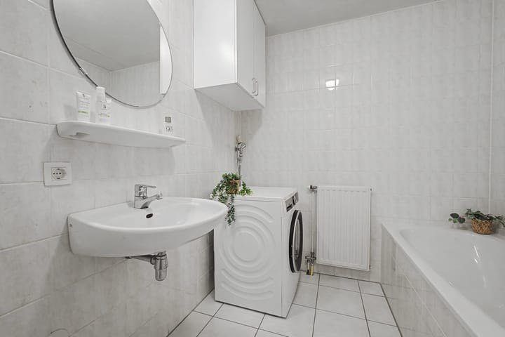 12th Floor Apartment with Panoramic Westerschelde View in Terneuzen — 37