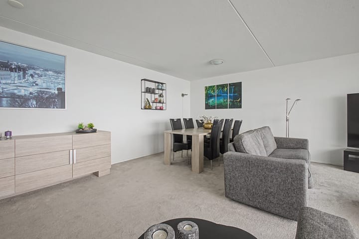 12th Floor Apartment with Panoramic Westerschelde View in Terneuzen — 17
