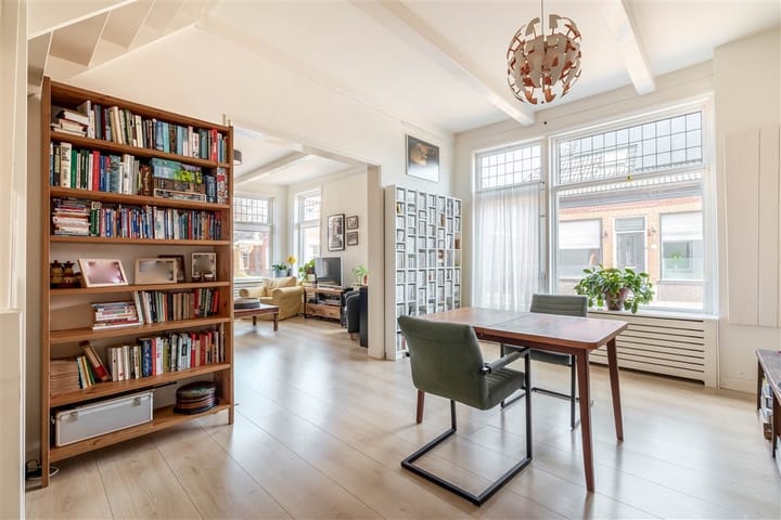 Photo 14 of Hoofdstraat 57