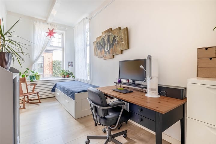 Photo 15 of Hoofdstraat 57