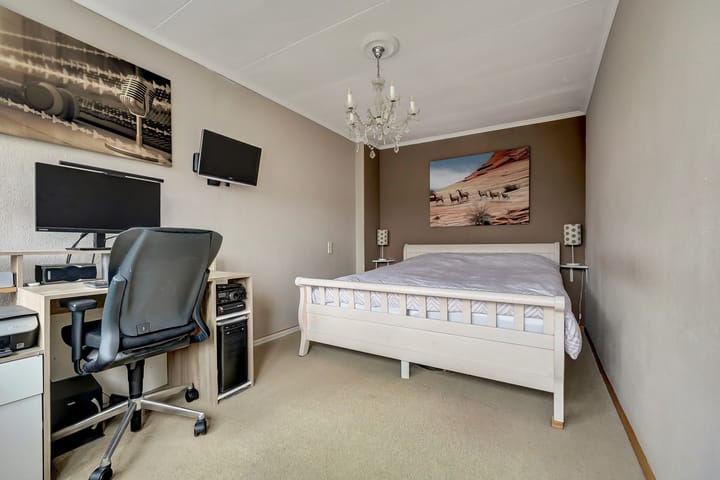Excellent maintained family home in the center of Vlaardingen — 18