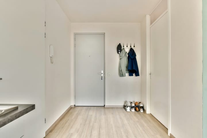 Bright and Modern 48m2 Apartment with Open Kitchen — 15