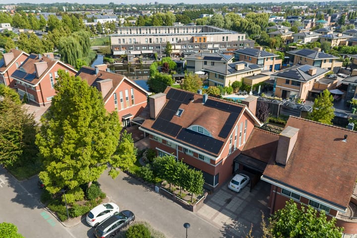 Stylish semi-detached house with garage located at the waterfront in Heerhugowaard — 96