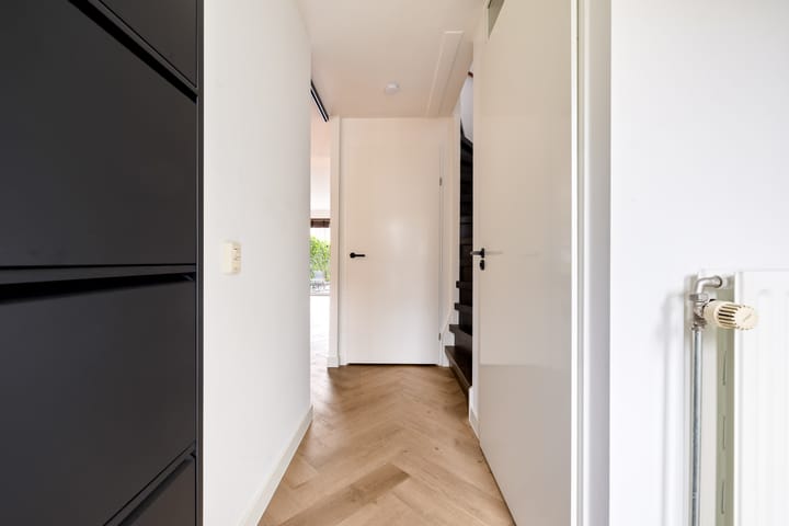Family Home with Sunny Southwest-Facing Garden in Literatuurwijk — 15