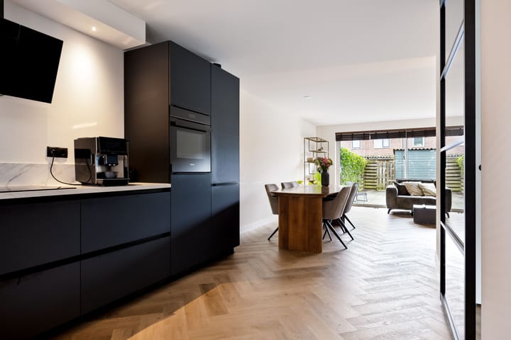 Family Home with Sunny Southwest-Facing Garden in Literatuurwijk — 21