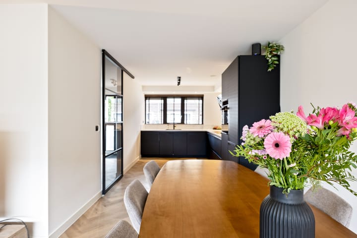 Family Home with Sunny Southwest-Facing Garden in Literatuurwijk — 39