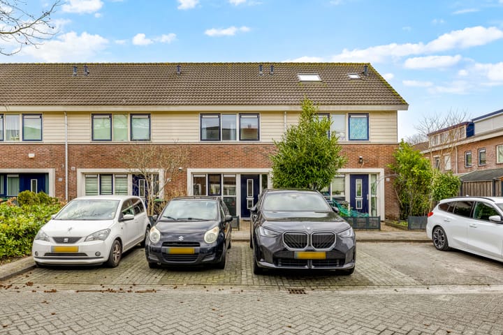 Family Home with Sunny Southwest-Facing Garden in Literatuurwijk — 75