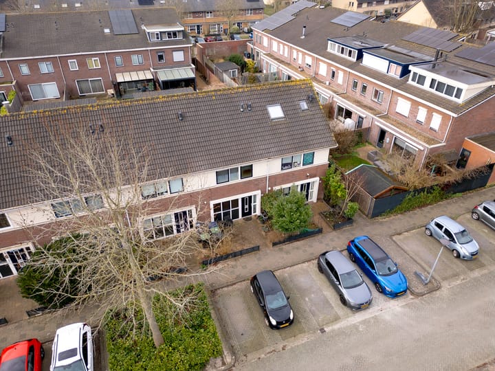 Family Home with Sunny Southwest-Facing Garden in Literatuurwijk — 77