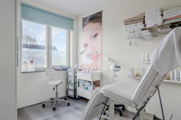Spacious 5-Bedroom Terraced House with Glass Conservatory in Klein Where, Purmerend — 42