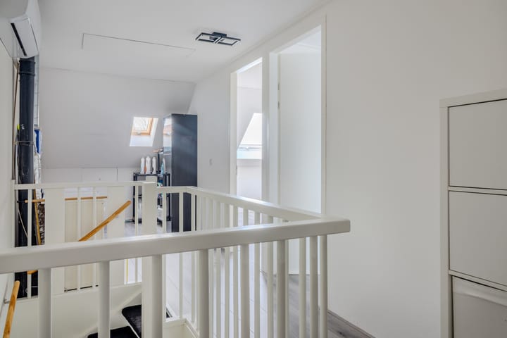 Spacious 5-Bedroom Terraced House with Glass Conservatory in Klein Where, Purmerend — 50