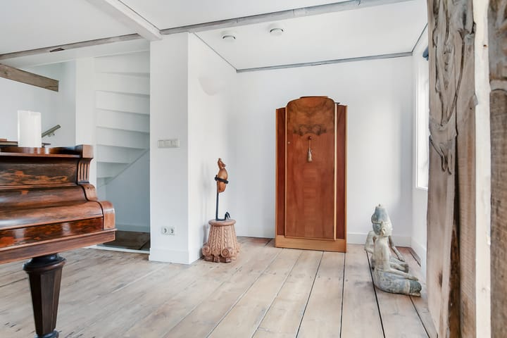 Monumental Former Cheese Warehouse with Water Views in Historic Edam Center — 66