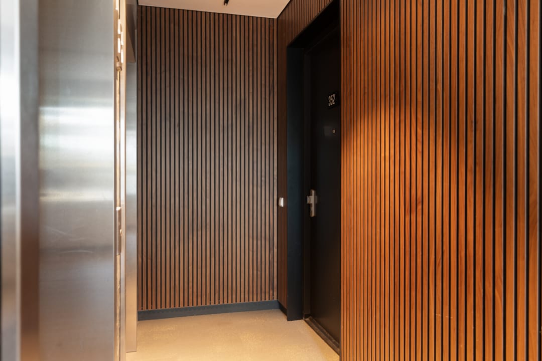 Luxurious 4-Room Apartment with South-Facing Terrace in The Mayor — 81