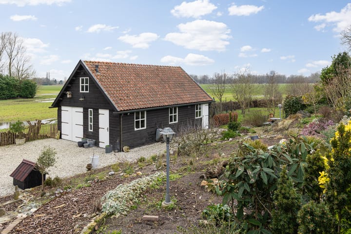 Characterful Waterside Home Near 's-Hertogenbosch — 61