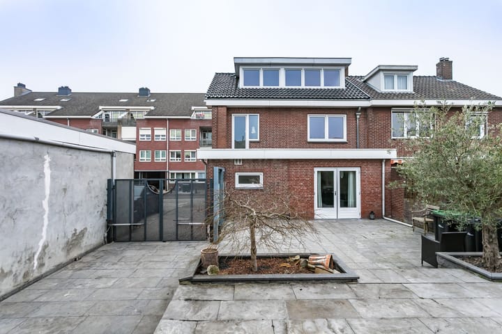 Foto 2 van Julianastraat 12