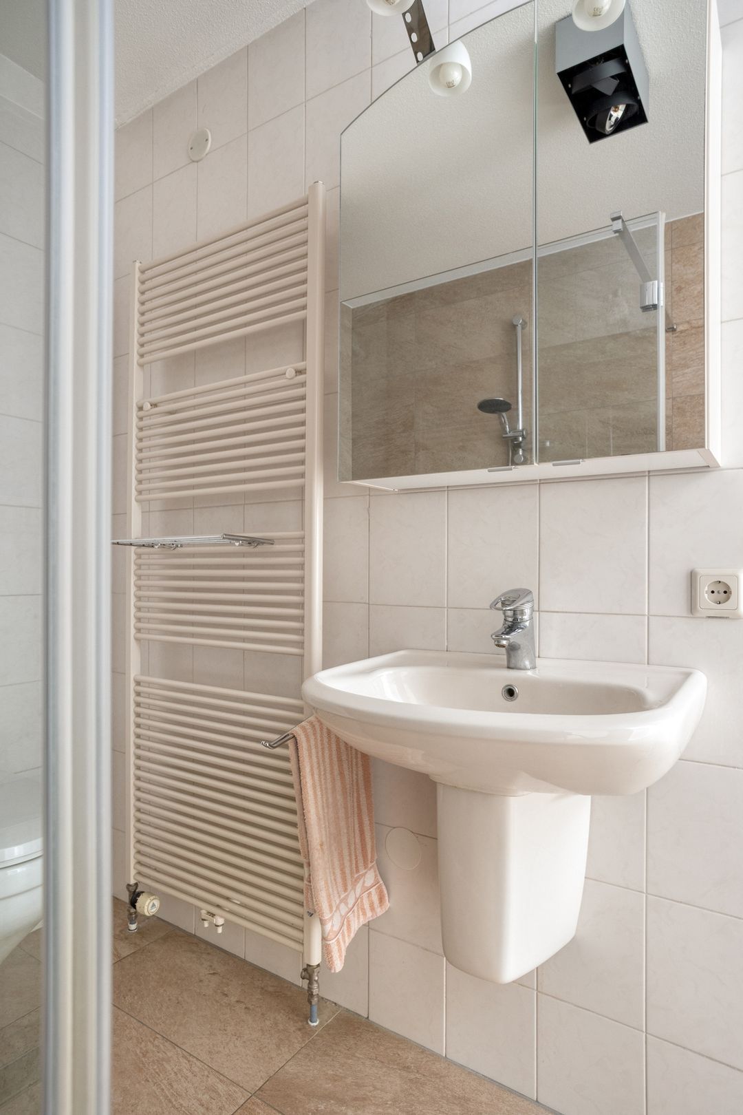 Photo 22 of Hintham 49