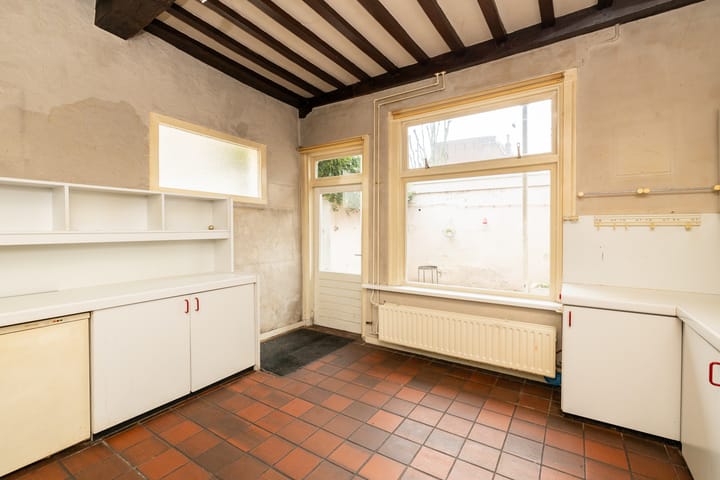 Spacious Townhouse with Renovated Frontage in Historic Schoonhoven Center — 52