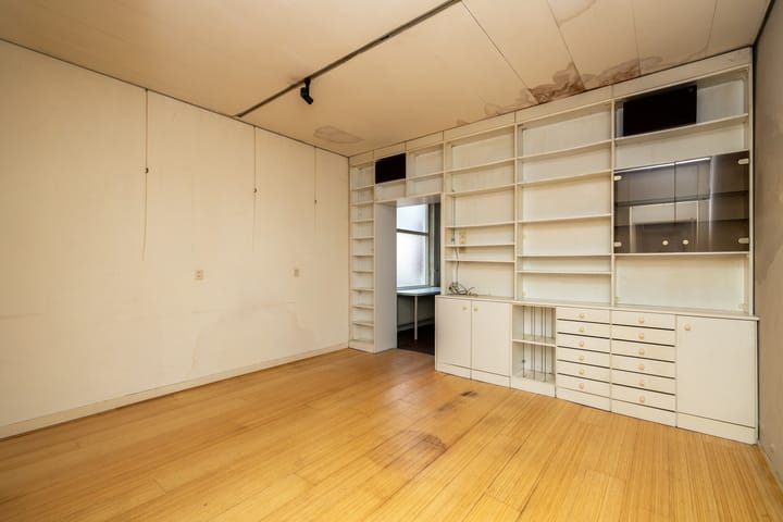Spacious Townhouse with Renovated Frontage in Historic Schoonhoven Center — 34