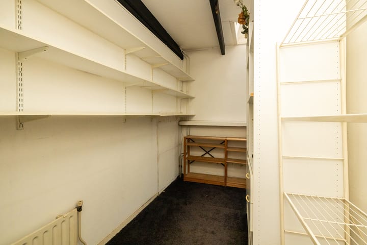 Spacious Townhouse with Renovated Frontage in Historic Schoonhoven Center — 72