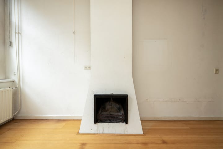 Spacious Townhouse with Renovated Frontage in Historic Schoonhoven Center — 44