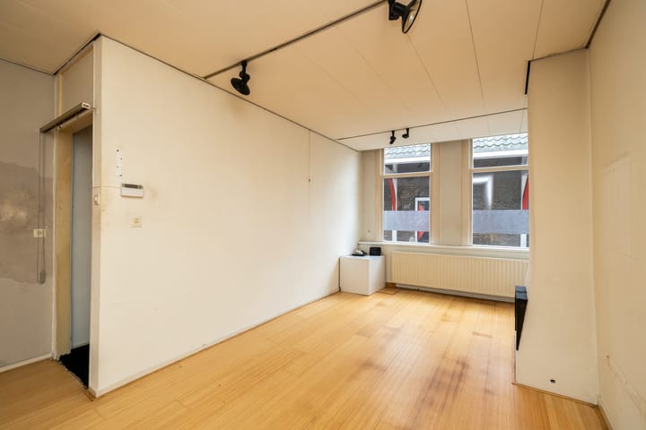 Spacious Townhouse with Renovated Frontage in Historic Schoonhoven Center — 38