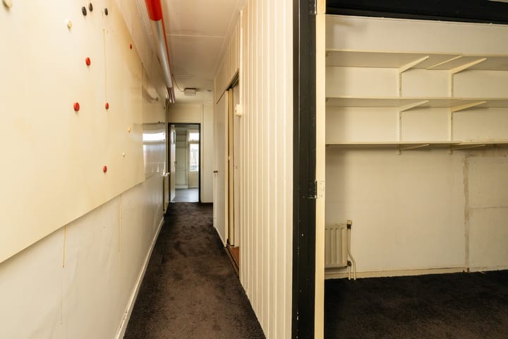 Spacious Townhouse with Renovated Frontage in Historic Schoonhoven Center — 70