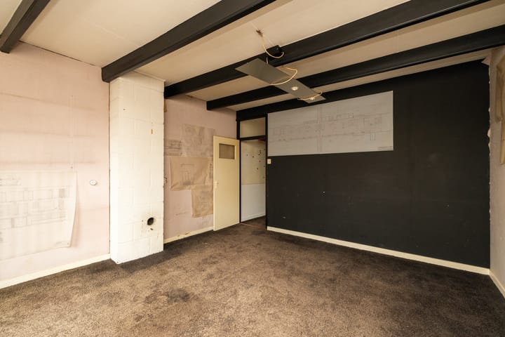 Spacious Townhouse with Renovated Frontage in Historic Schoonhoven Center — 66