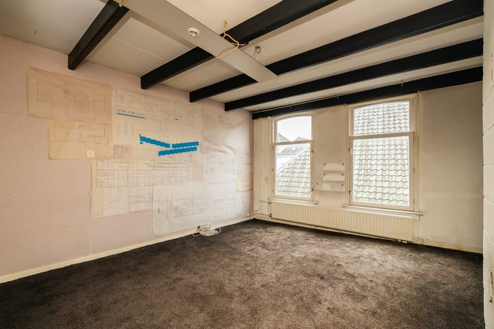 Spacious Townhouse with Renovated Frontage in Historic Schoonhoven Center — 62