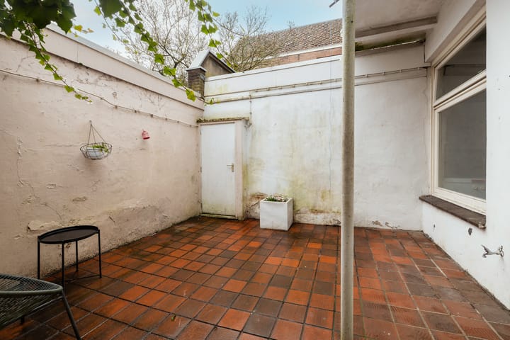 Spacious Townhouse with Renovated Frontage in Historic Schoonhoven Center — 117