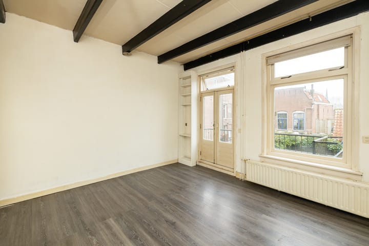 Spacious Townhouse with Renovated Frontage in Historic Schoonhoven Center — 89
