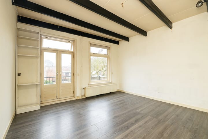 Spacious Townhouse with Renovated Frontage in Historic Schoonhoven Center — 87