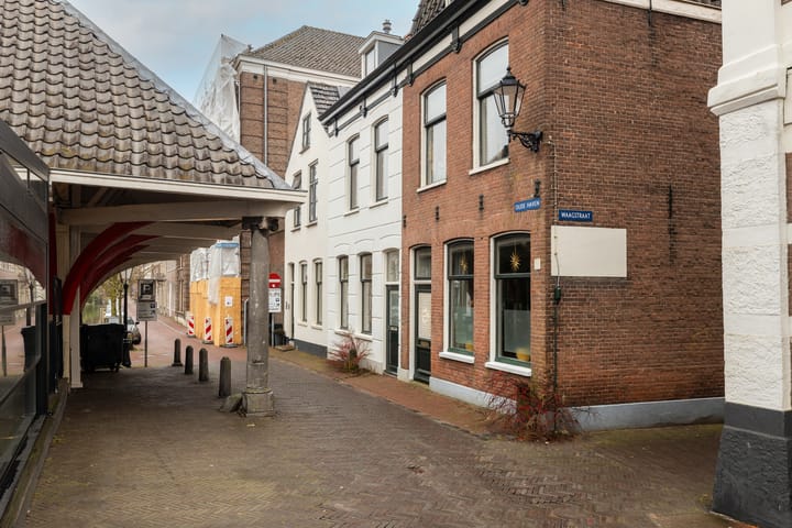 Spacious Townhouse with Renovated Frontage in Historic Schoonhoven Center — 26