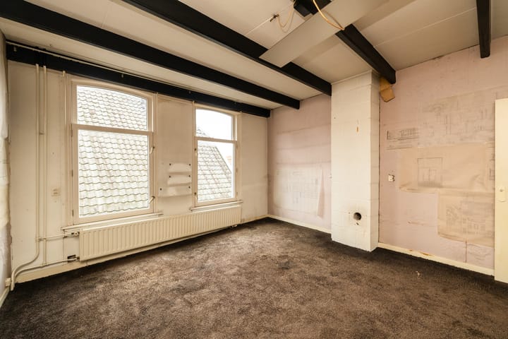Spacious Townhouse with Renovated Frontage in Historic Schoonhoven Center — 64