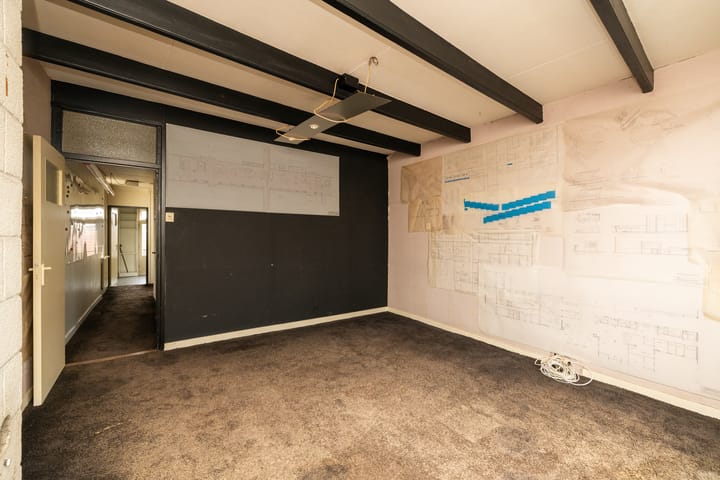 Spacious Townhouse with Renovated Frontage in Historic Schoonhoven Center — 68