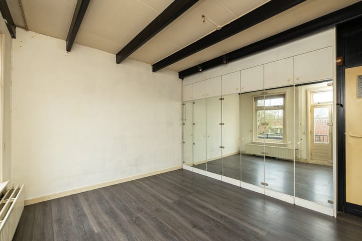 Spacious Townhouse with Renovated Frontage in Historic Schoonhoven Center — 91
