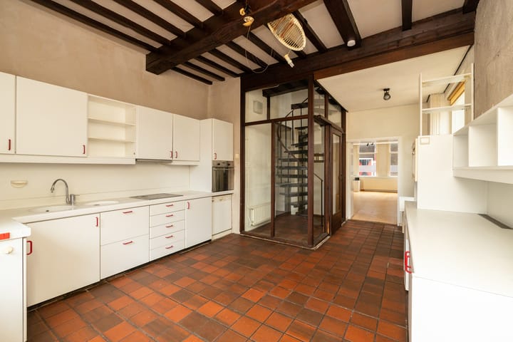 Spacious Townhouse with Renovated Frontage in Historic Schoonhoven Center — 12