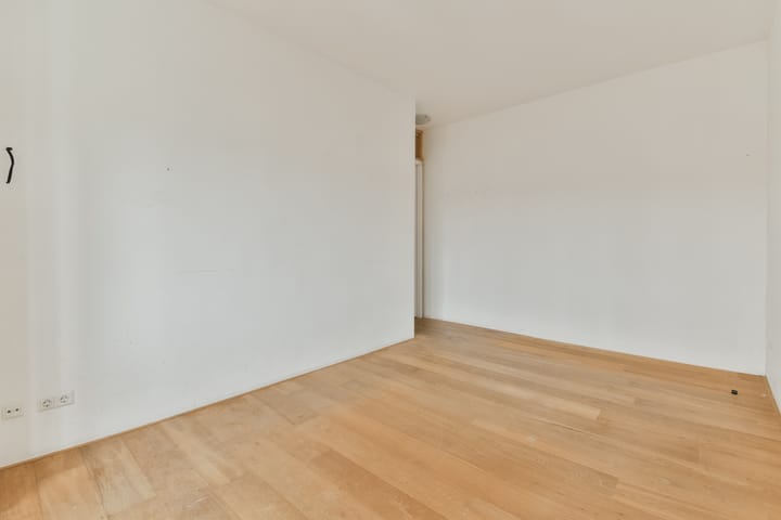 Phenomenal Amstel View Apartment in Rivierenbuurt — 13