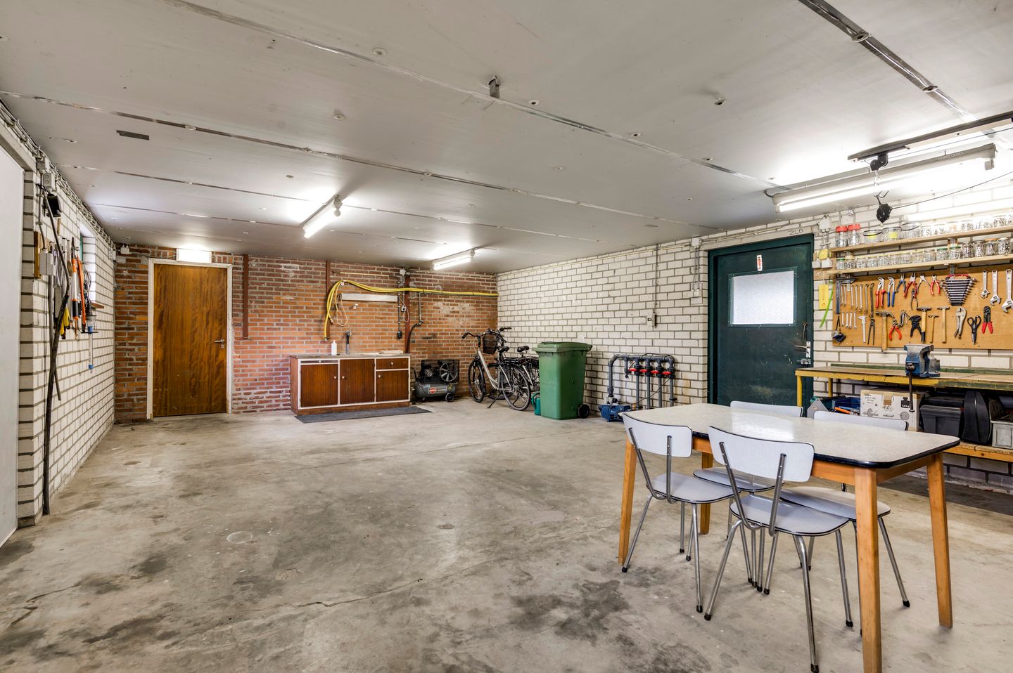 Photo 40 of Grotesteeg 27