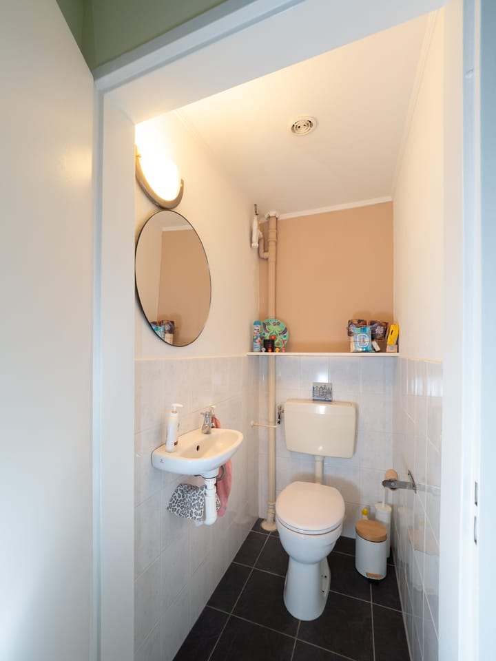 Move-in ready apartment with 2 bedrooms and modern kitchen in Nijmegen — 24