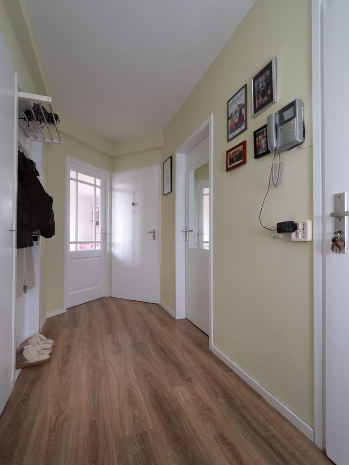 Move-in ready apartment with 2 bedrooms and modern kitchen in Nijmegen — 26