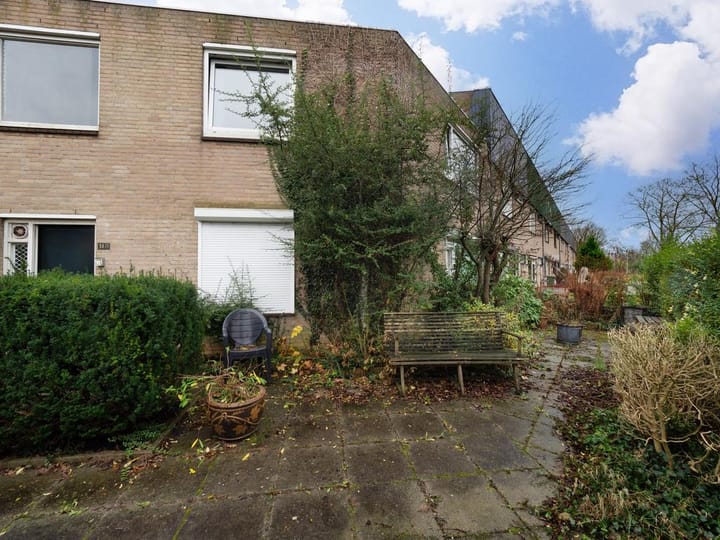 Move-in ready apartment with 2 bedrooms and modern kitchen in Nijmegen — 32